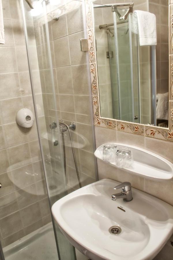 Onís Hotel Covadonga מראה חיצוני תמונה