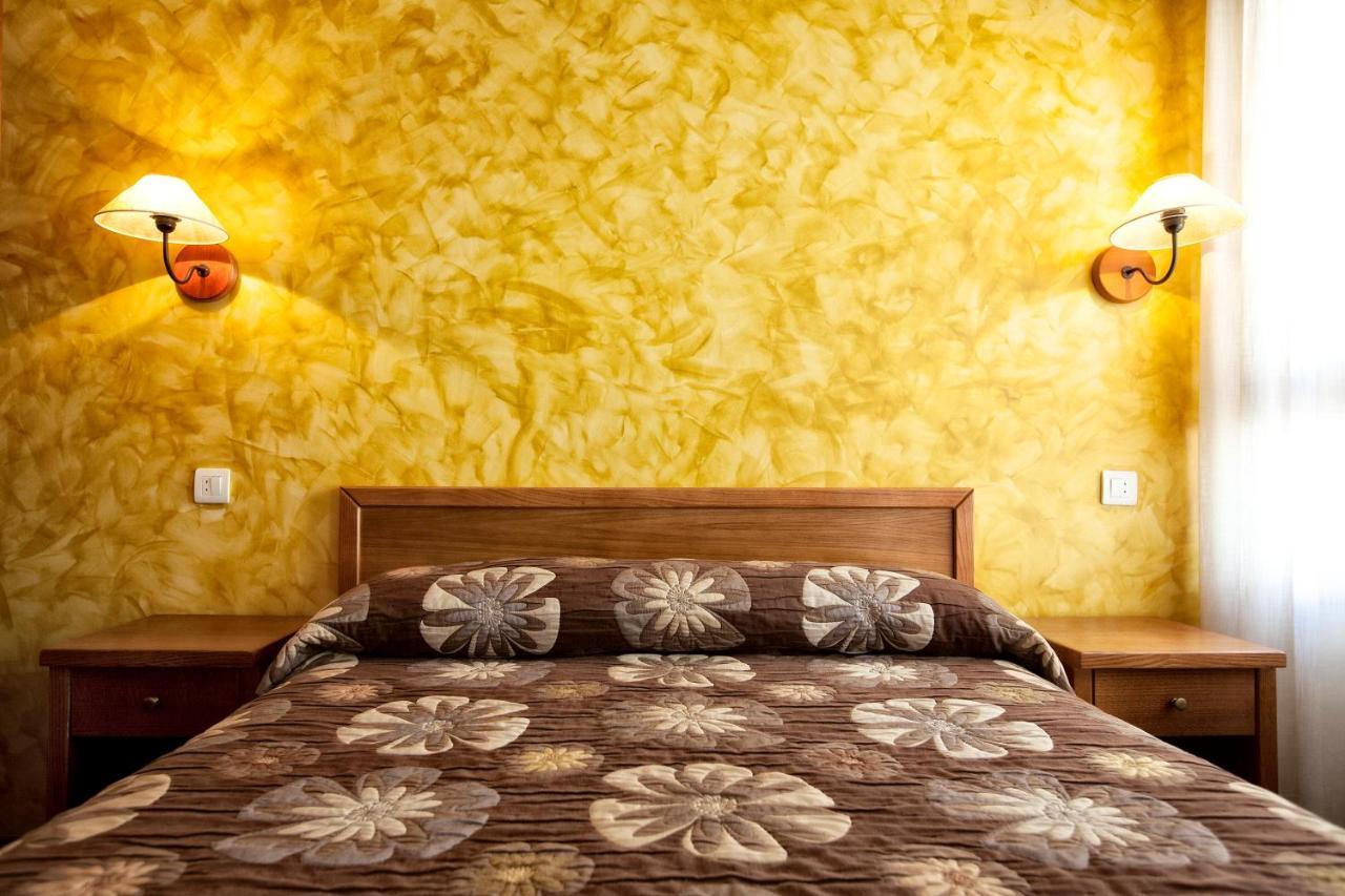 Onís Hotel Covadonga מראה חיצוני תמונה