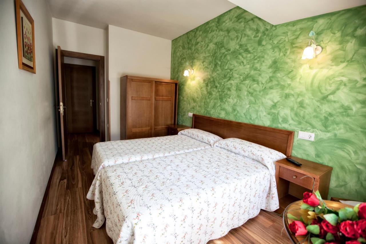Onís Hotel Covadonga מראה חיצוני תמונה