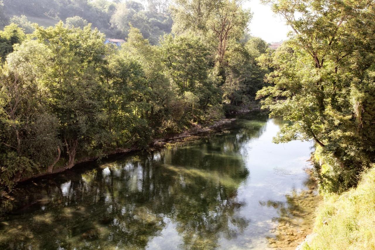 Onís Hotel Covadonga מראה חיצוני תמונה
