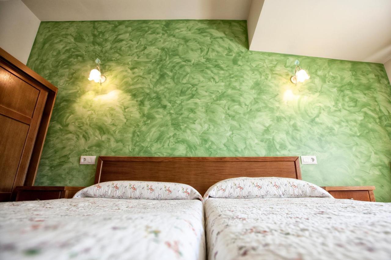 Onís Hotel Covadonga מראה חיצוני תמונה