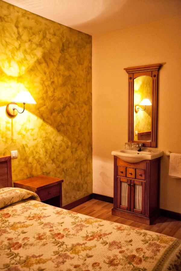 Onís Hotel Covadonga מראה חיצוני תמונה